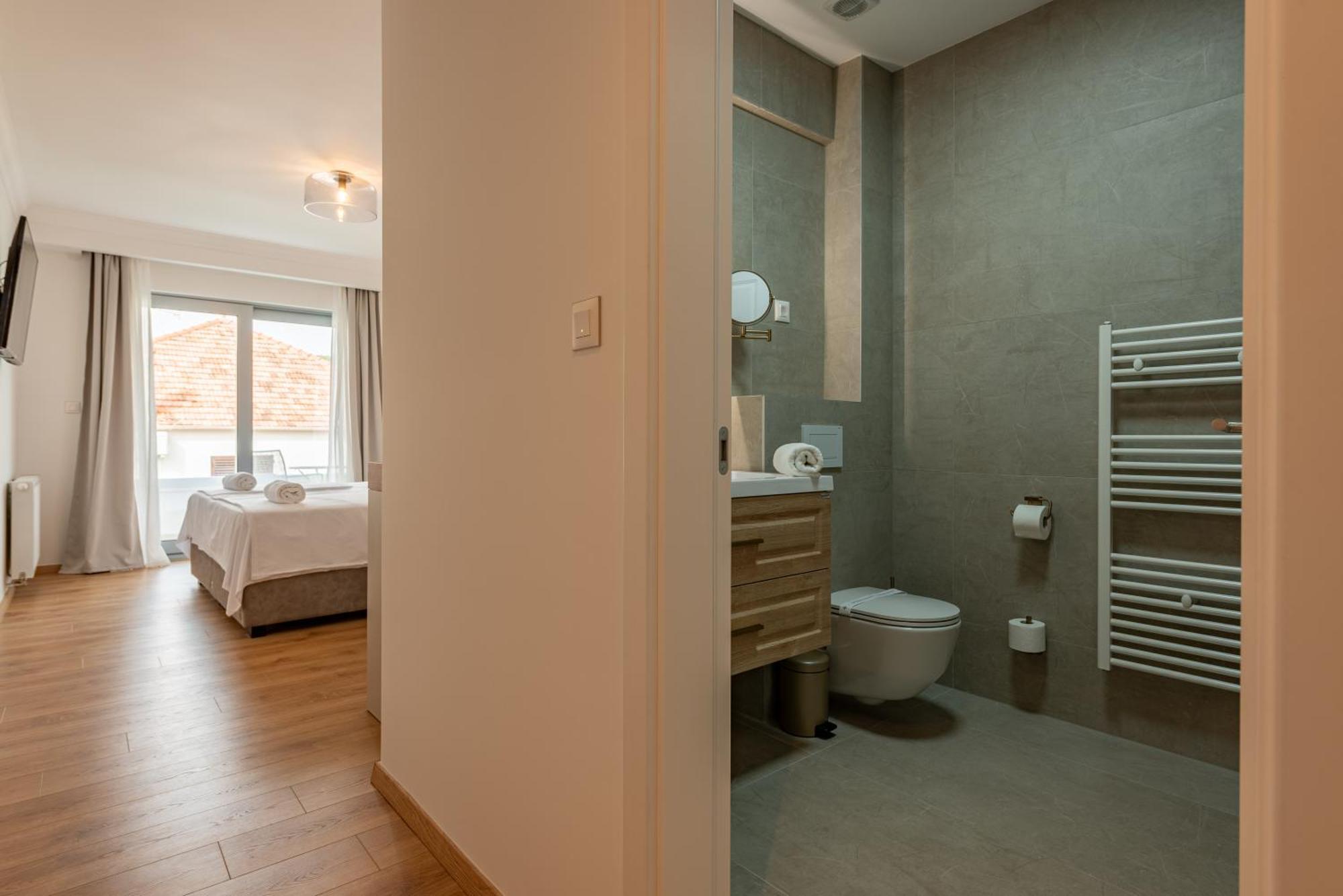 Rooms & Apartments Niko Sukošan Eksteriør bilde