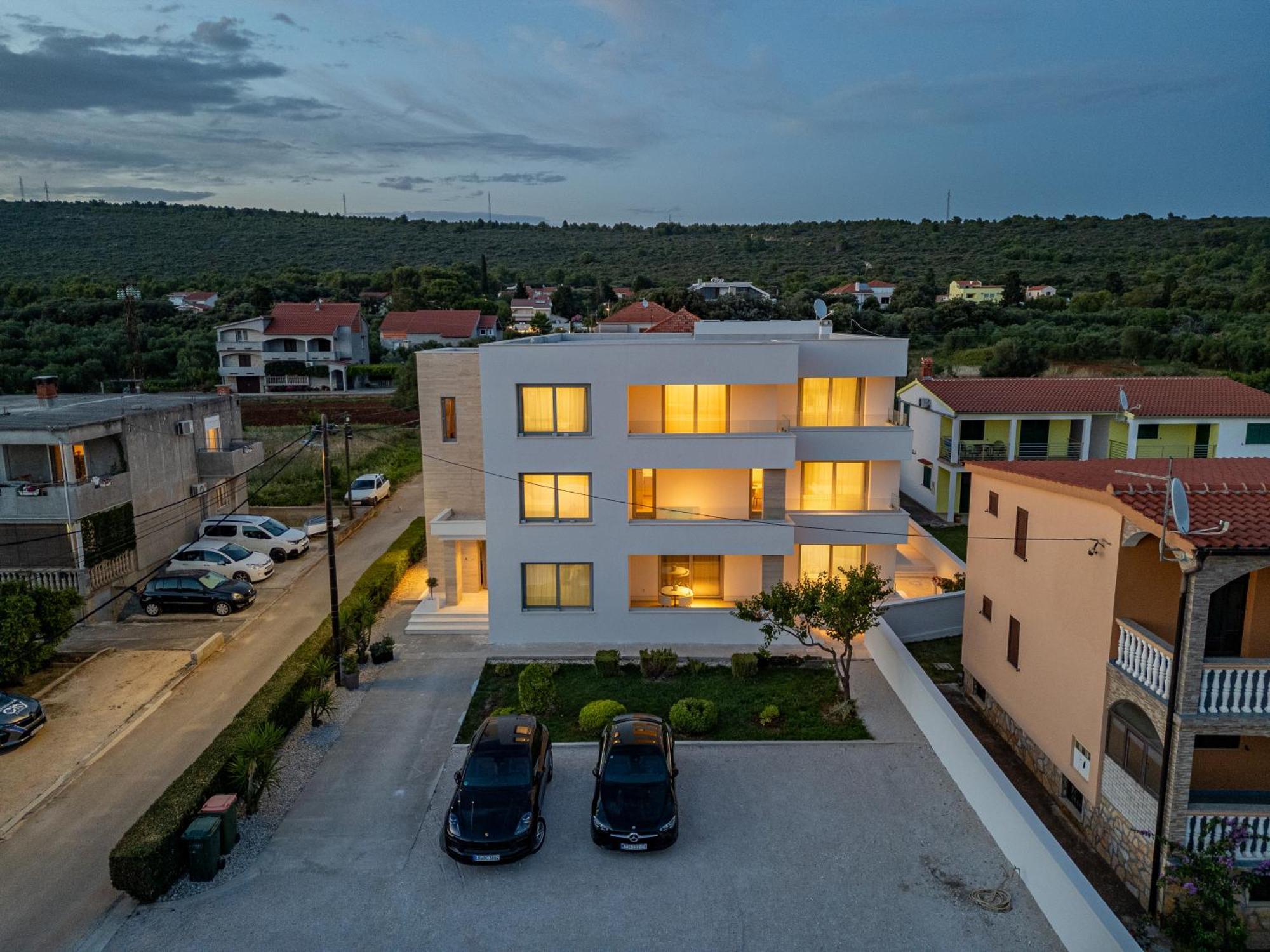 Rooms & Apartments Niko Sukošan Eksteriør bilde